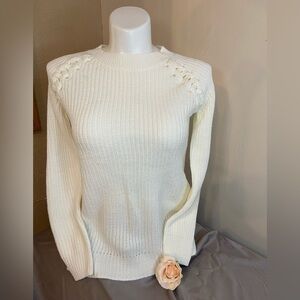 SO~Cream Cable Knit Sweater~Pullover~Lace-Up Shoulder Accents~Ribbed~Size L